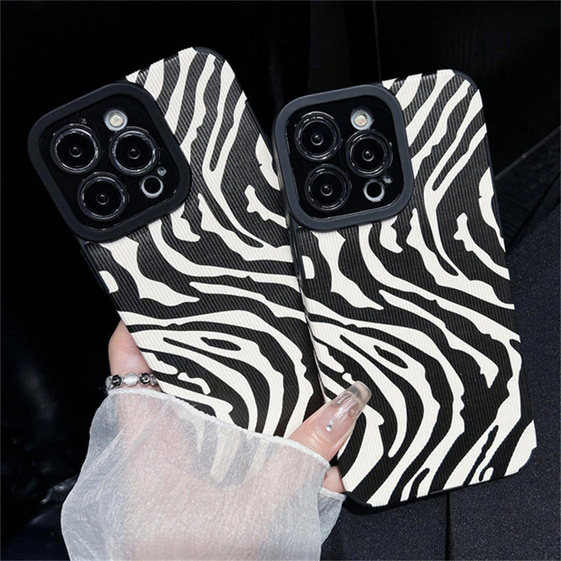 Case iPhone - Zebra Pattern, Capa de silicone Zebra Stripes para iPhone, Capa de couro macio à prova de choque, Case Pro Zebra iPhone 13, Capas traseiras Zebra Stripe Cartoon, capa de telefone à prova de choque, Luxo Zebra Padrão De Couro, Capinha para IPhone Zebra Barnco/Preto / iPhone 8Plus, Case de Silicone Macio, Capa Protetora Para IPhone, Case Macia Para IPhone - LOJAS LABRU