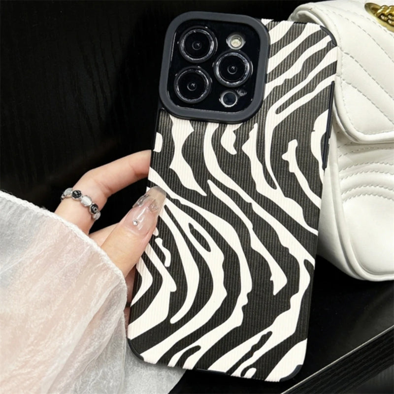 Case iPhone - Zebra Pattern, Capa de silicone Zebra Stripes para iPhone, Capa de couro macio à prova de choque, Case Pro Zebra iPhone 13, Capas traseiras Zebra Stripe Cartoon, capa de telefone à prova de choque, Luxo Zebra Padrão De Couro, Capinha para IPhone Zebra Barnco/Preto / iPhone 8Plus, Case de Silicone Macio, Capa Protetora Para IPhone, Case Macia Para IPhone - LOJAS LABRU